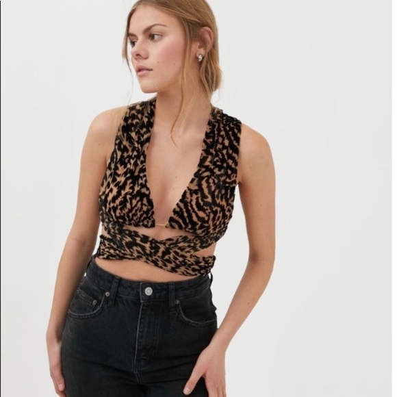 Lioness animal print Saint Germaine halter wrap top NWT - Picture 3 of 6